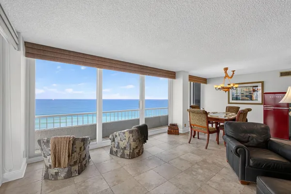 $4,500 | 5550 North Ocean Drive, Unit 20C, Singer Island, FL 33404