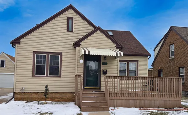 $245,000 | 1421 South 21st Street, Manitowoc, WI 54220