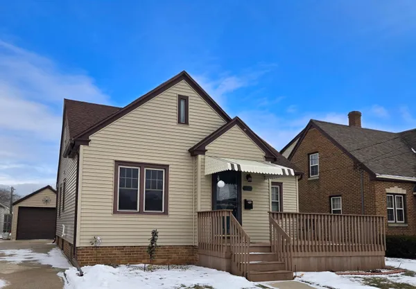 $245,000 | 1421 South 21st Street, Manitowoc, WI 54220
