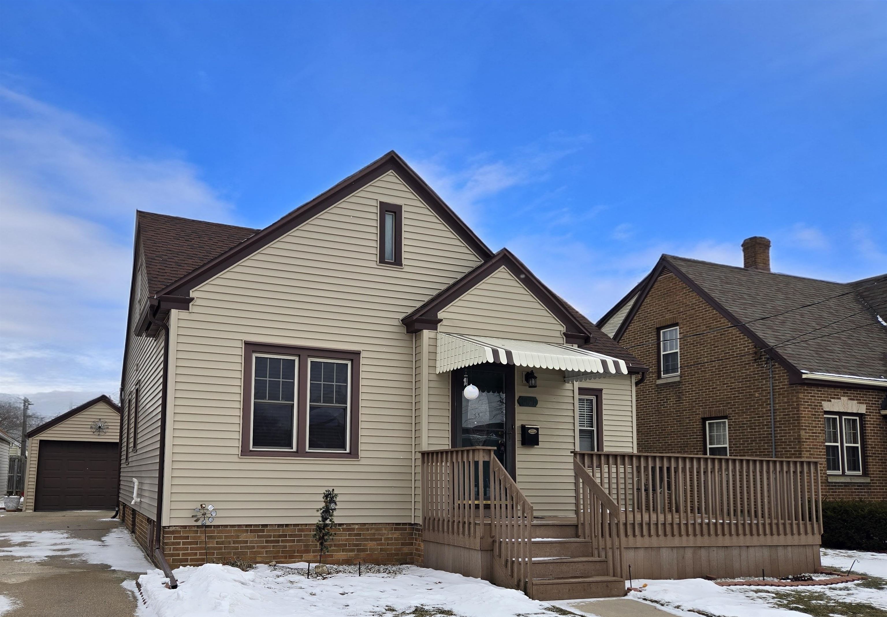 1421 South 21st Street Manitowoc, WI 54220 - Photo 2 of 29