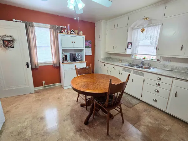 $245,000 | 1421 South 21st Street, Manitowoc, WI 54220