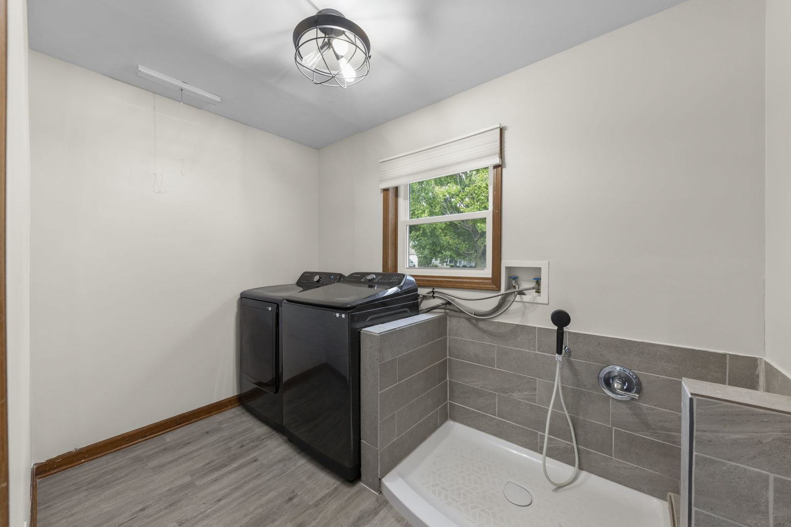 1801 Chestnut Hill Road Plainfield, IL 60586 - Photo 15 of 24 a utility room with dryer and washer