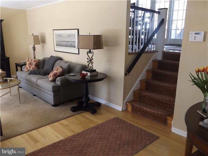 339 Camberly Road Warminster, PA 18974 - Photo 5 of 25 Gallery Image 5