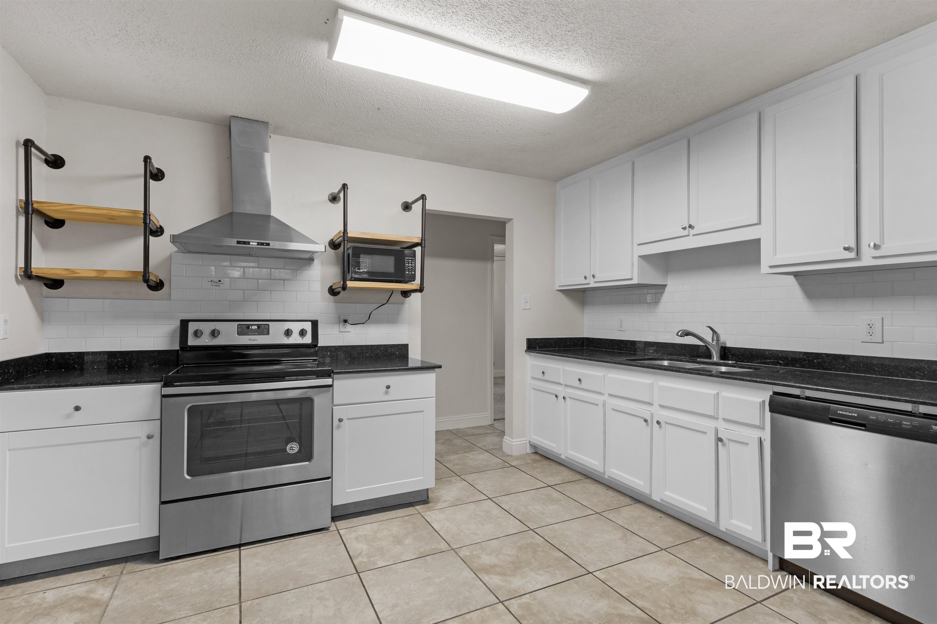 5524 Overlook Road Mobile, AL 36618 - Photo 10 of 21