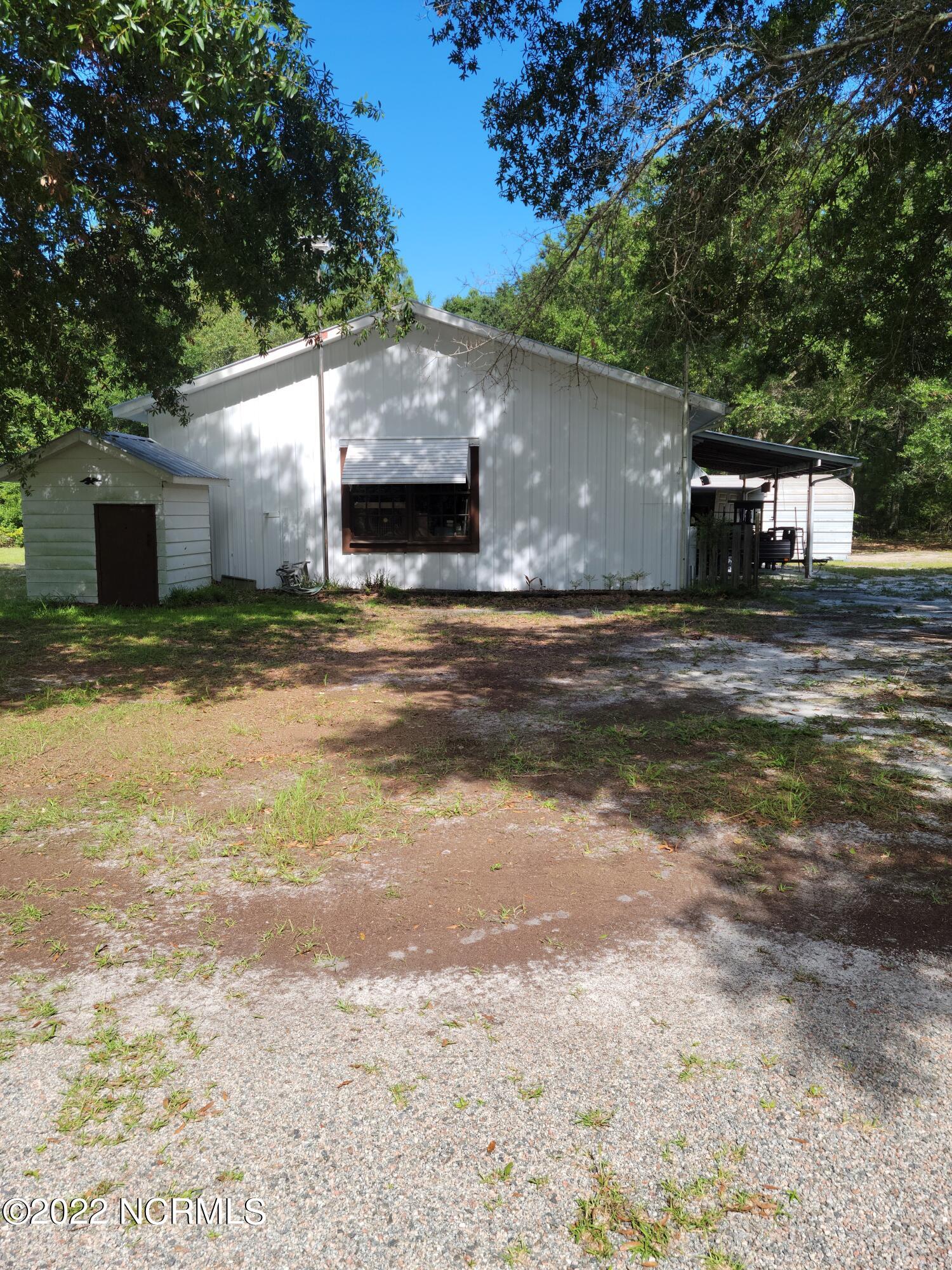 3500 Maco Road Northeast Leland, NC 28451 - Photo 4 of 20 3500 Maco Rd garage 3