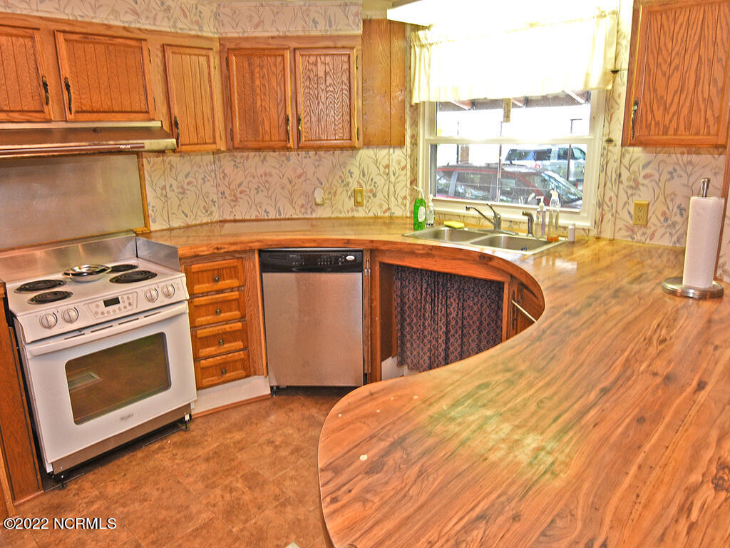 3500 Maco Road Northeast Leland, NC 28451 - Photo 8 of 20 3500 Maco Rd Kitchen