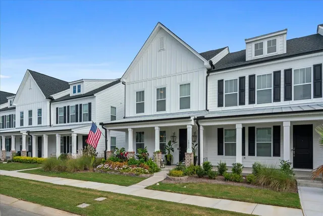 $2,500 | 1011 Swamp Harrier Avenue, Ravenel, SC 29470