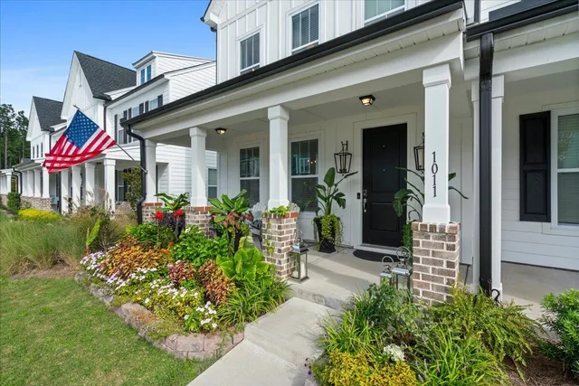 $2,500 | 1011 Swamp Harrier Avenue, Ravenel, SC 29470