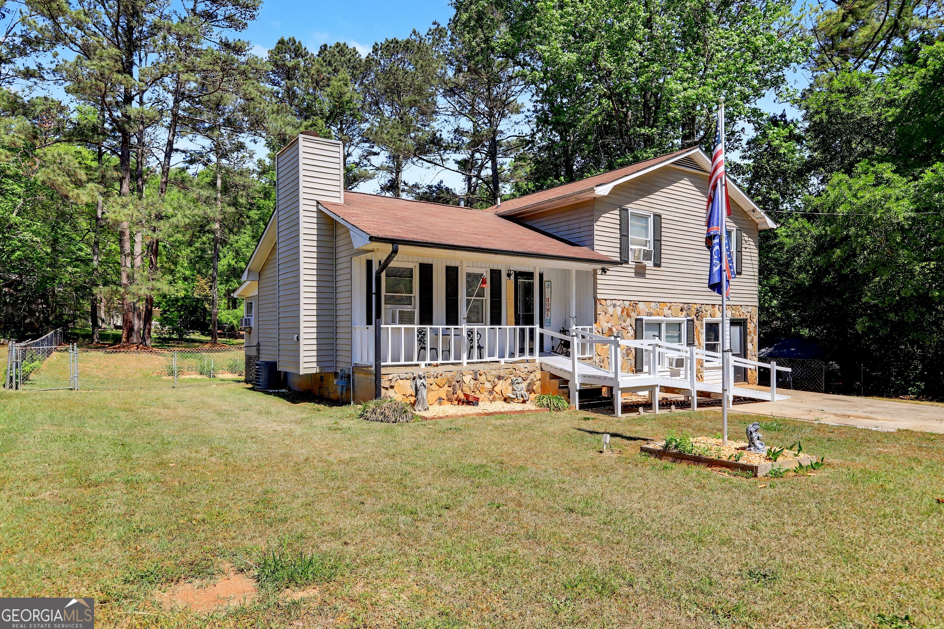 114 Longview Road Stockbridge, GA 30281 - Photo 2 of 47