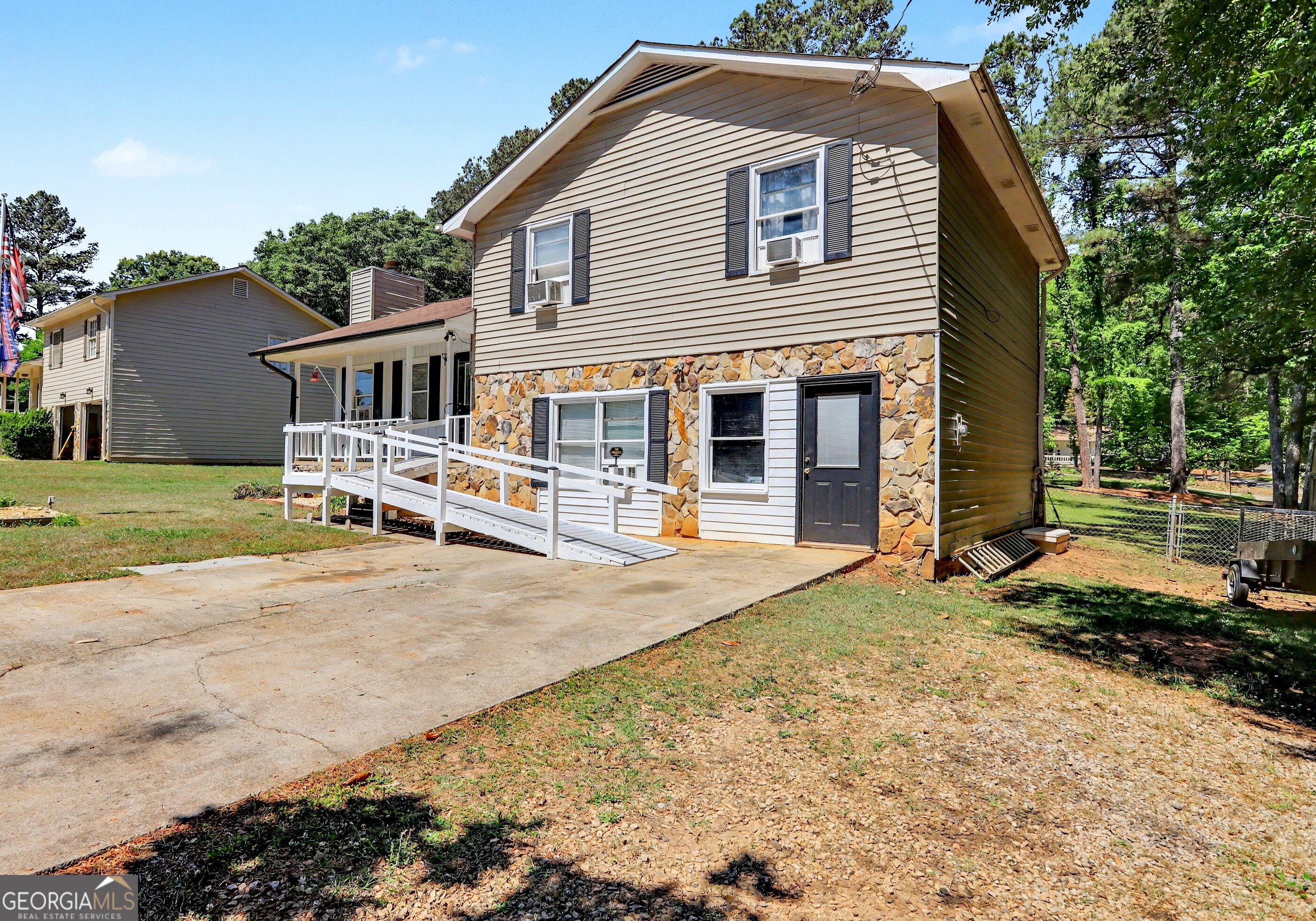 114 Longview Road Stockbridge, GA 30281 - Photo 3 of 47
