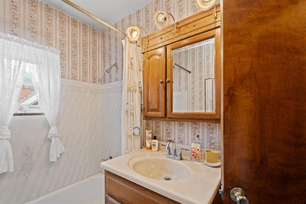 6071 Baptist Road Pittsburgh, PA 15236 - Photo 18 of 25 Gallery Image 18