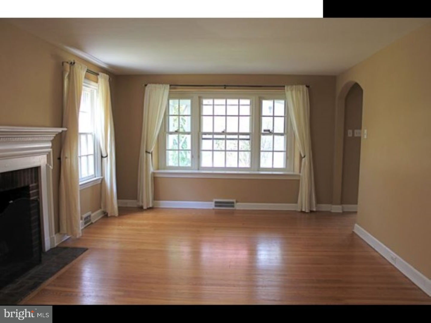 1360 Overbrook Road Wynnewood, PA 19096 - Photo 8 of 22 Living Room
