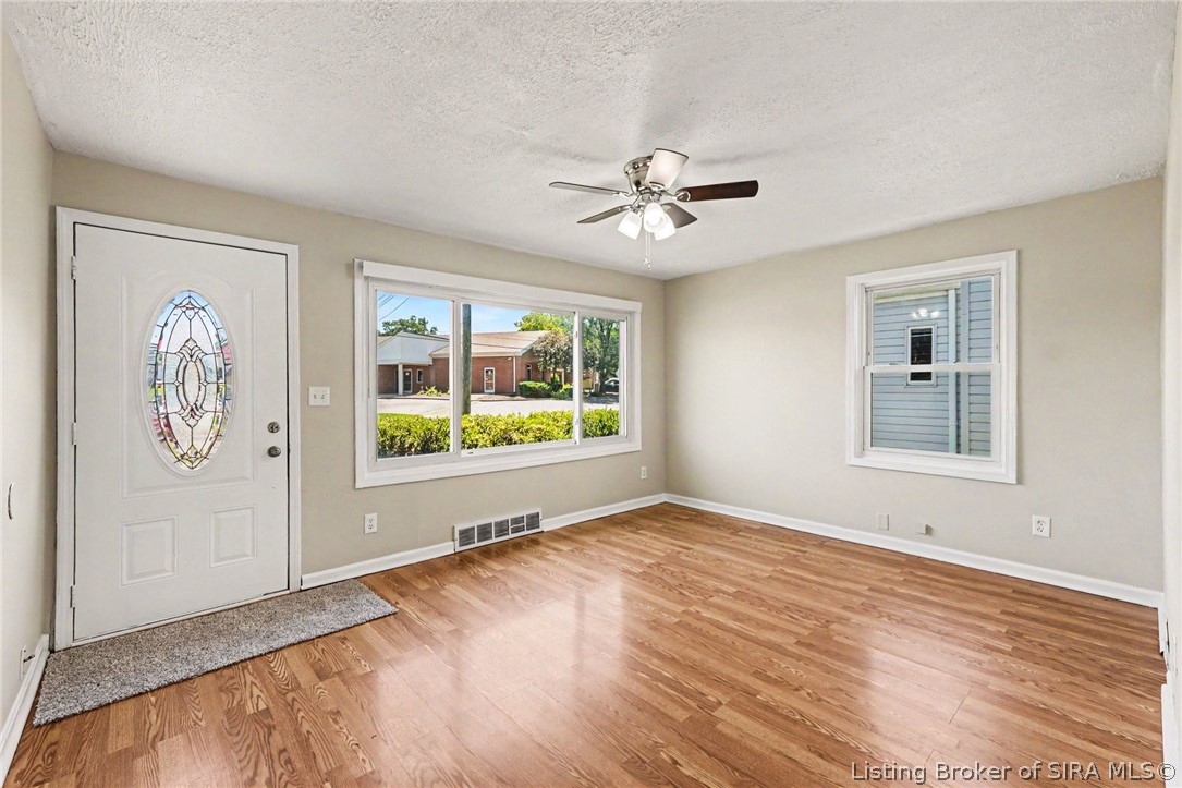 1219 Bono Road New Albany, IN 47150 - Photo 4 of 25