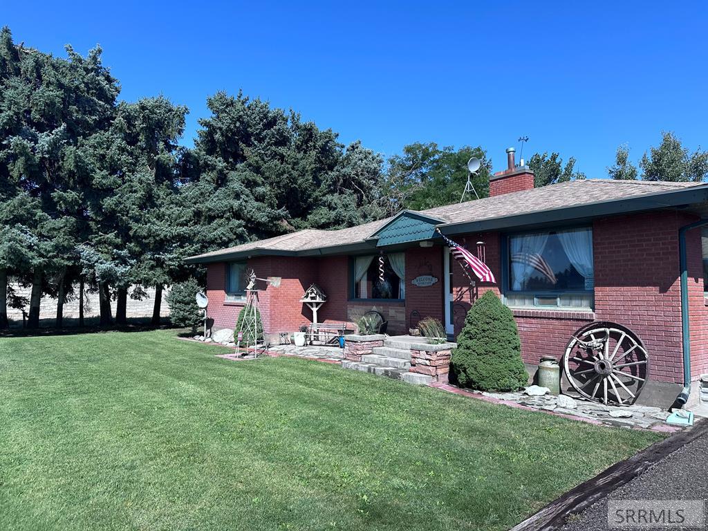 2551 East 49th North