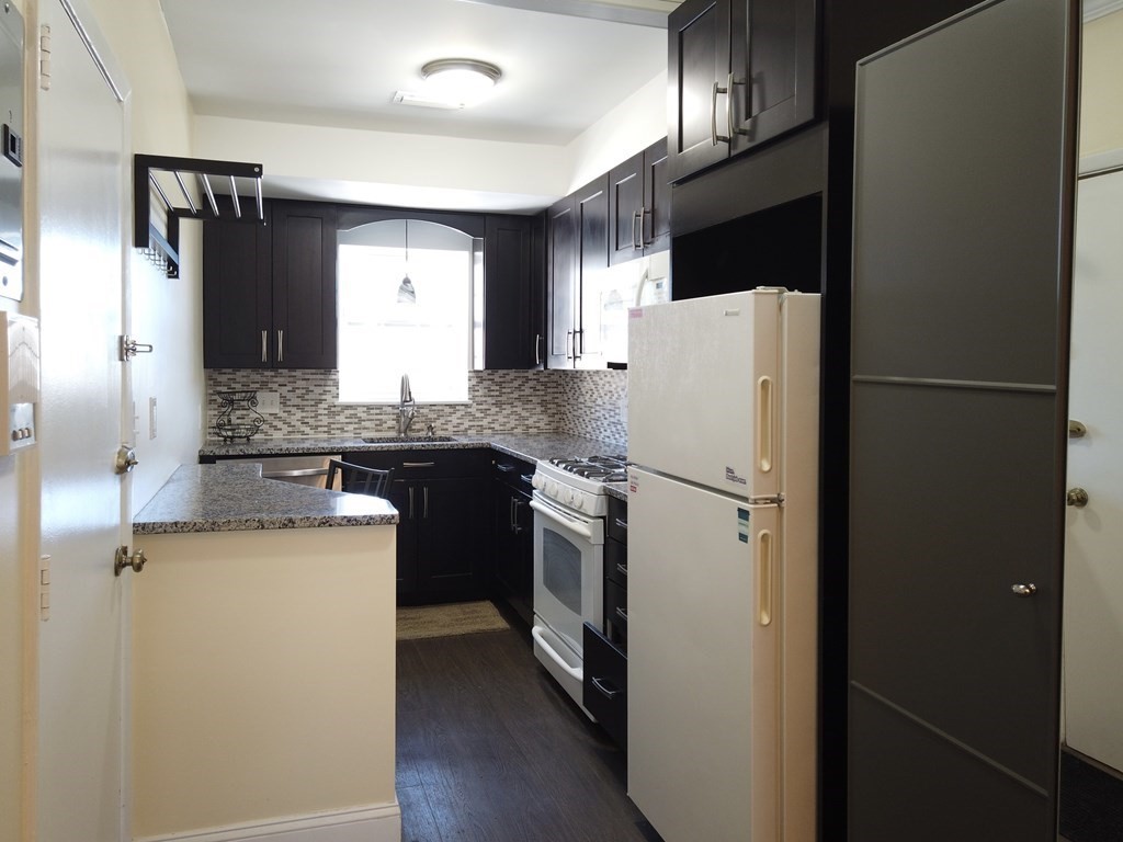 219 Lake Shore Road, Unit 4 Boston, MA 02135 - Photo 3 of 20