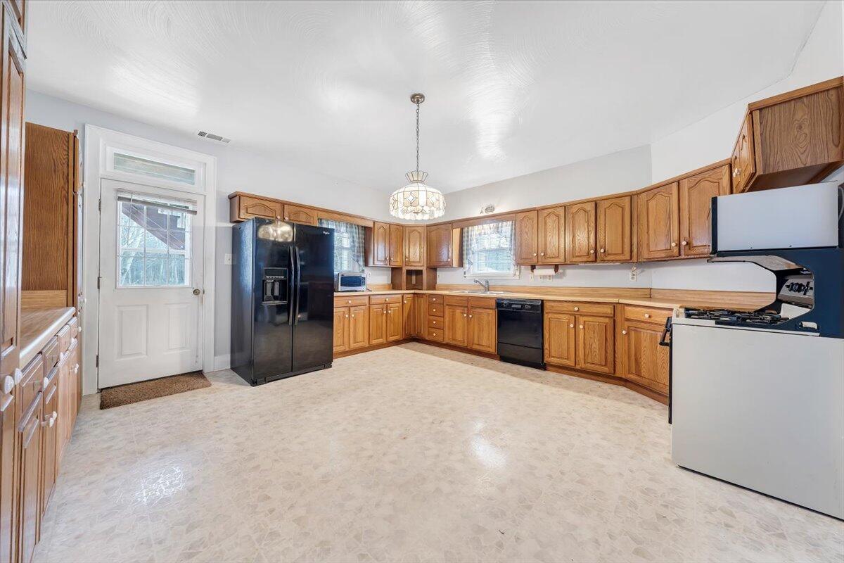 502 Gala Loop Road Eagle Rock, VA 24085 - Photo 13 of 47 Kitchen