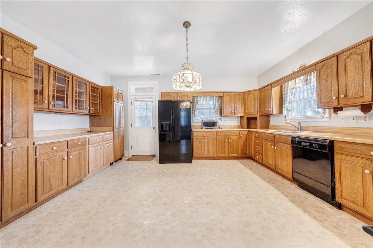 502 Gala Loop Road Eagle Rock, VA 24085 - Photo 14 of 47 Kitchen