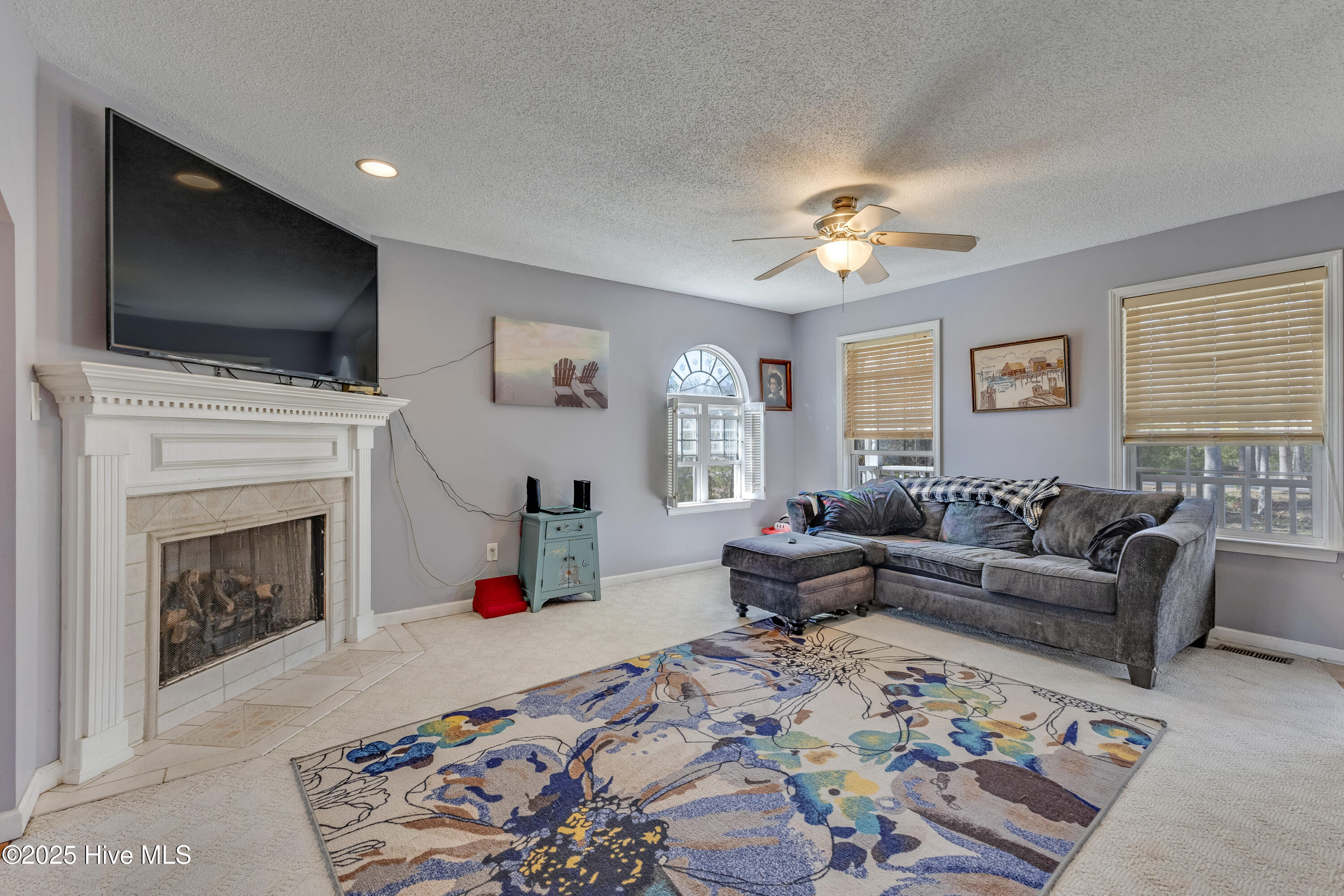 74 North Drive Rocky Point, NC 28457 - Photo 9 of 38 74 North Drive-print-007-024-Living Room