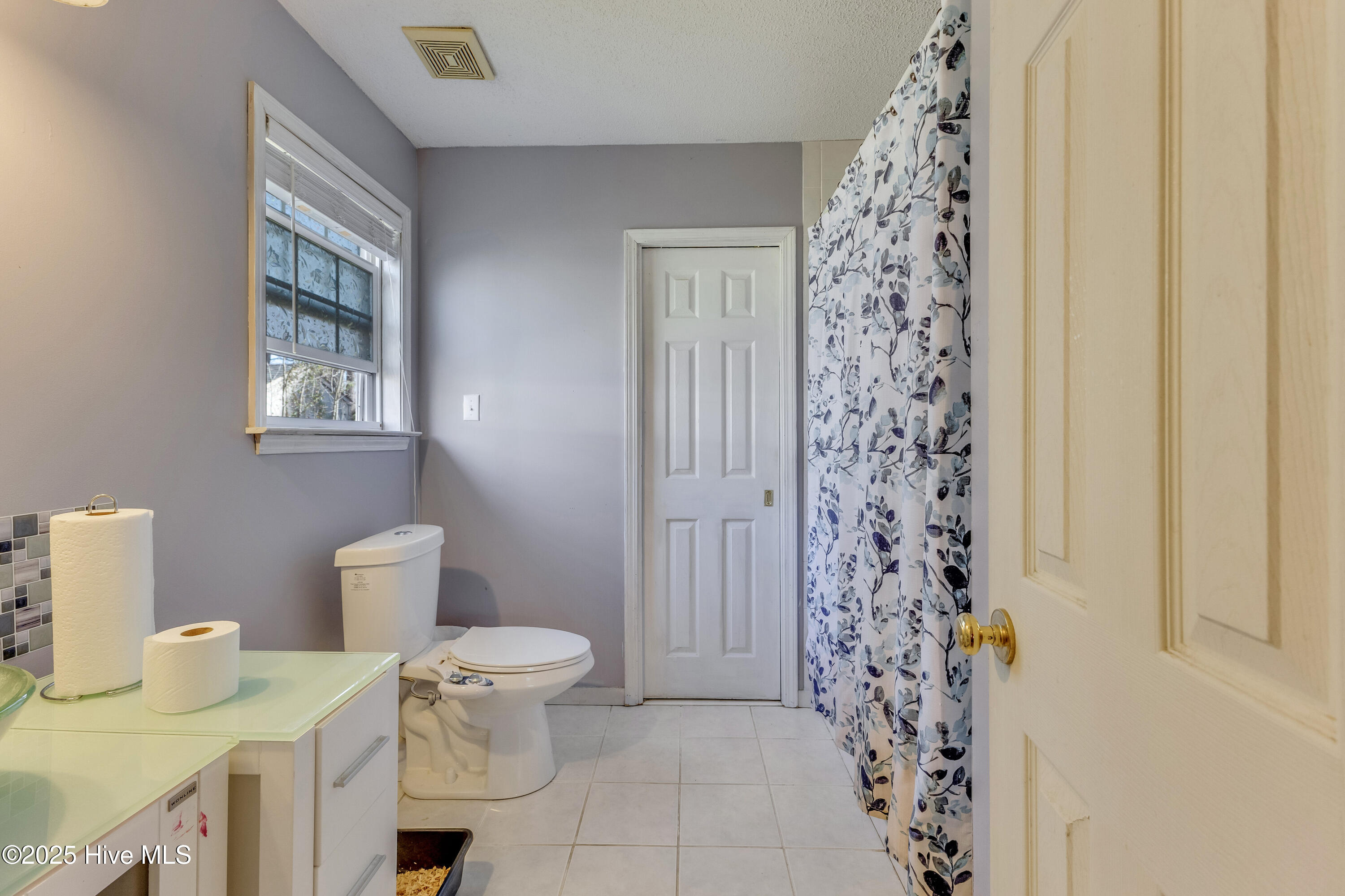 74 North Drive Rocky Point, NC 28457 - Photo 21 of 38 74 North Drive-print-019-011-Master Bath