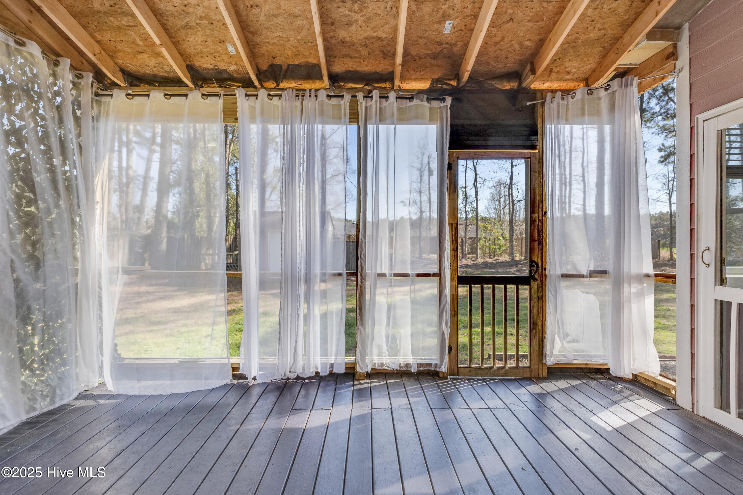 74 North Drive Rocky Point, NC 28457 - Photo 32 of 38 74 North Drive-print-030-019-Screenedin