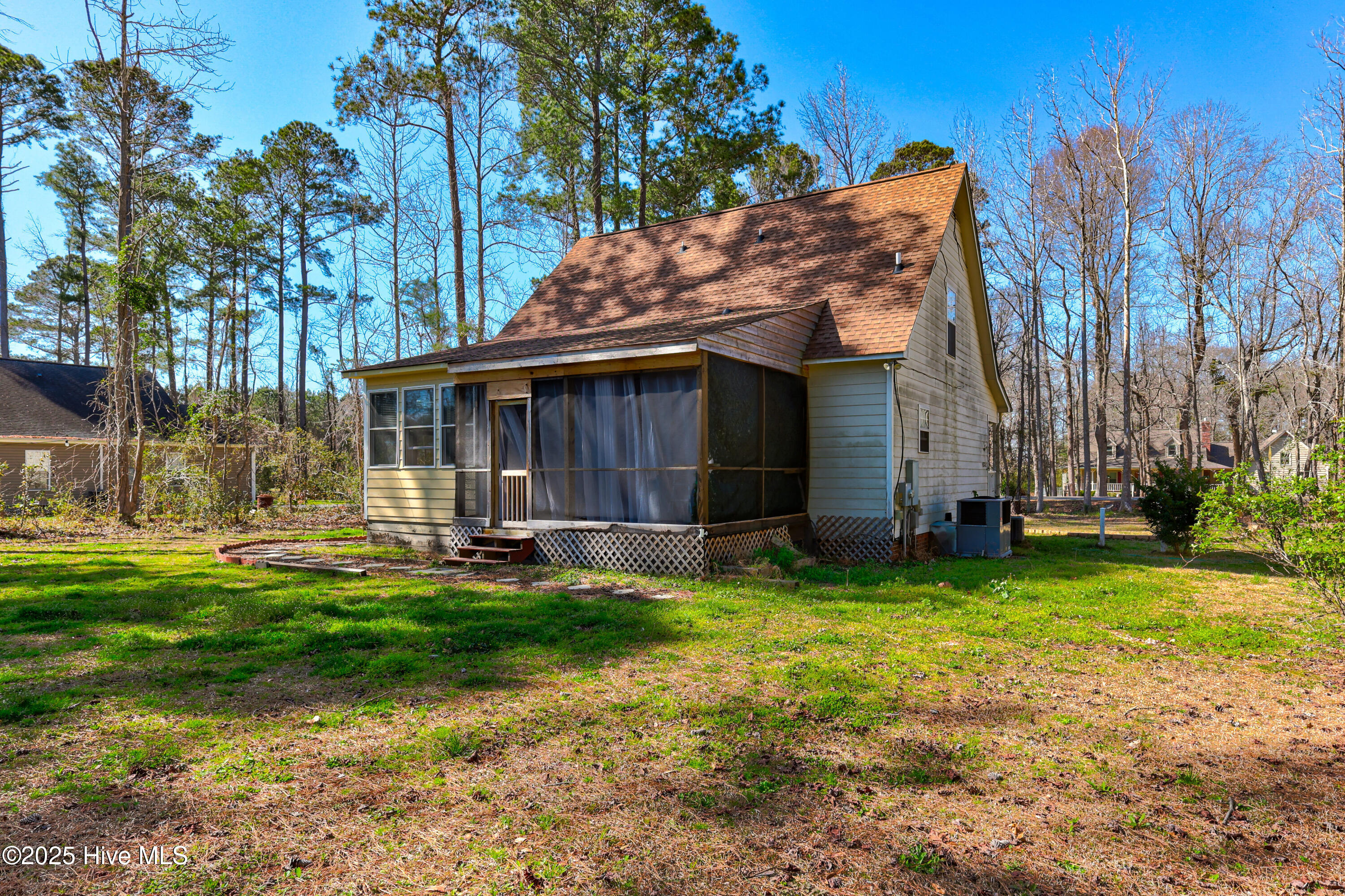 74 North Drive Rocky Point, NC 28457 - Photo 35 of 38 74 North Drive-print-034-022-Back of Hou