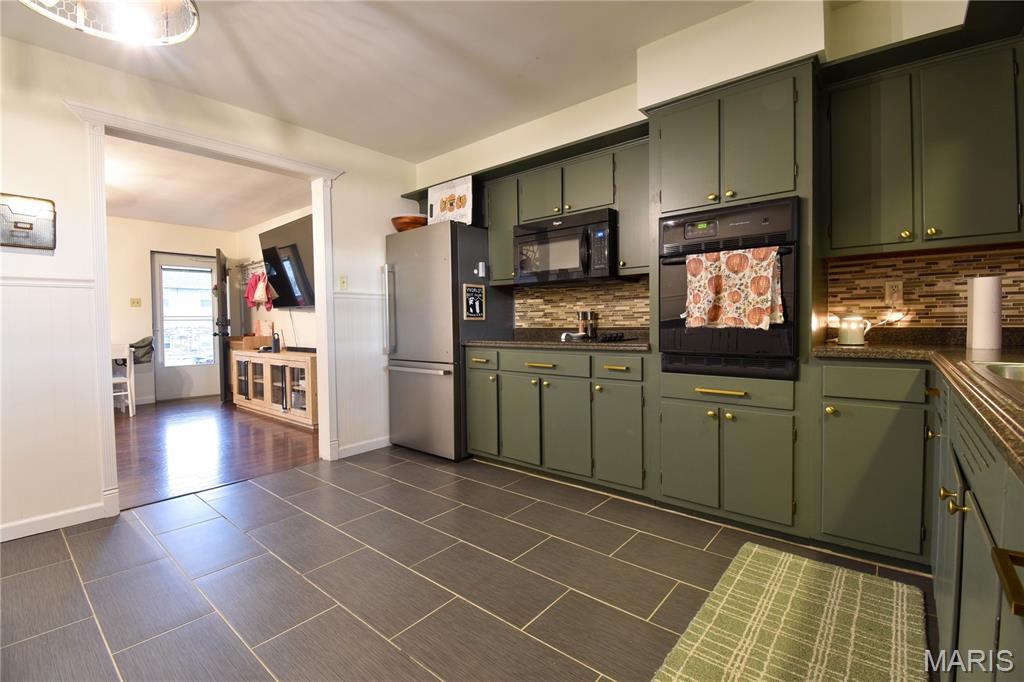 1304 Main Street Highland, IL 62249 - Photo 2 of 24 Gallery Image 2