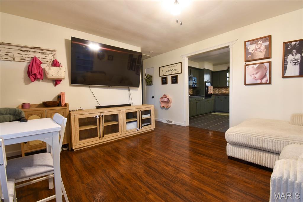 1304 Main Street Highland, IL 62249 - Photo 5 of 24 Gallery Image 5