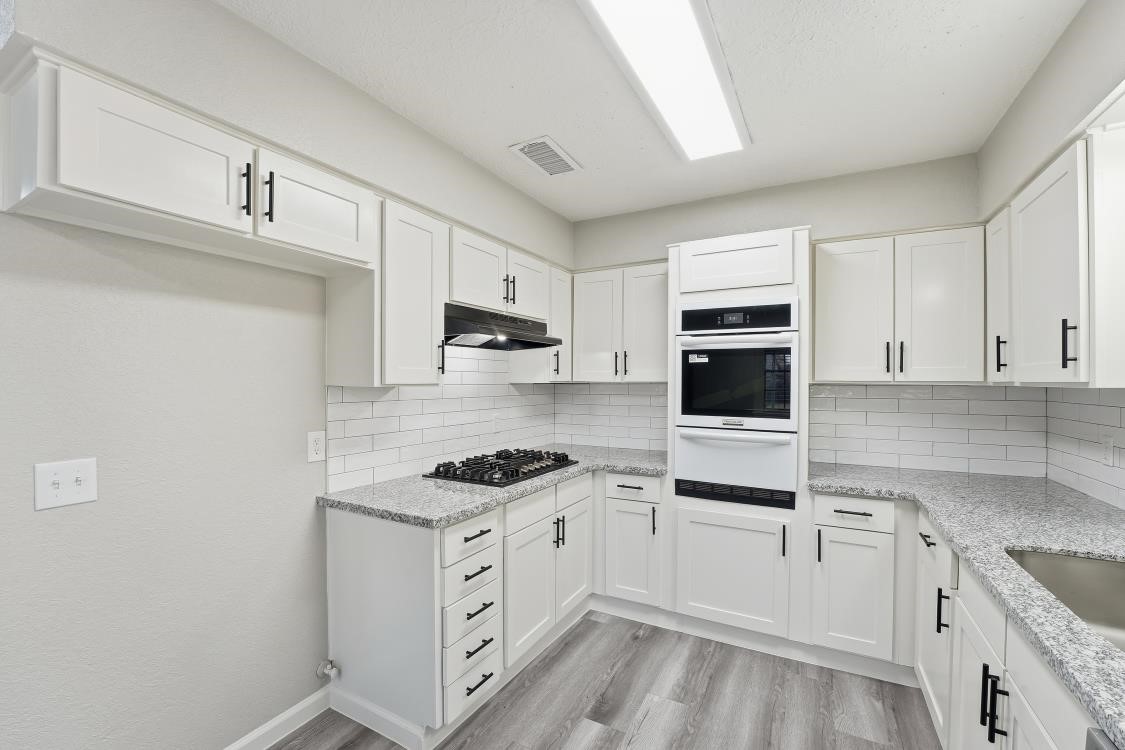 10010 Winding Trail Road La Porte, TX 77571 - Photo 7 of 20