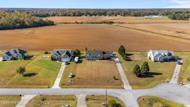 $300,000 | 814 Treyburn Circle, Greenville, NC 27858