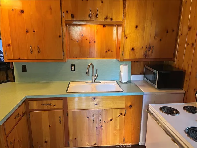 $350,000 | 6028 Lake Drive, Angelus Oaks, CA 92305