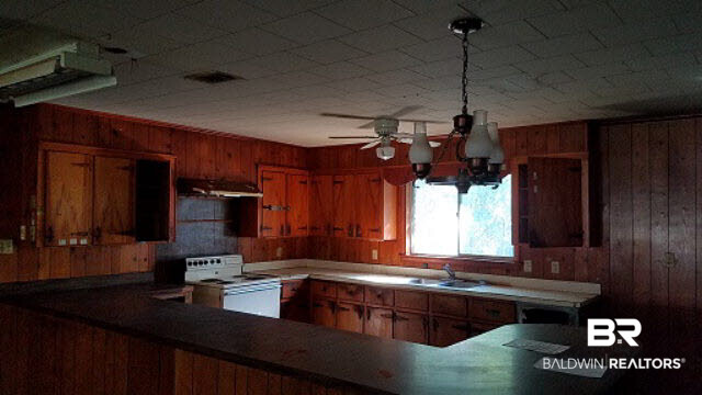 9080 Alex Court Daphne, AL 36527 - Photo 2 of 8 kitchen