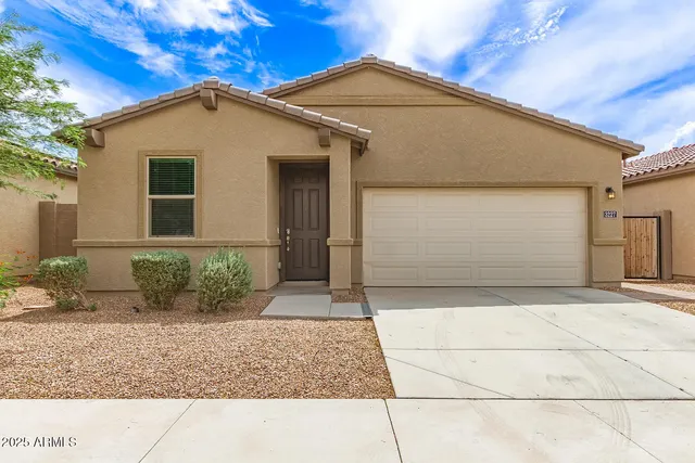 $2,200 | 3227 West Carter Road, Phoenix, AZ 85041