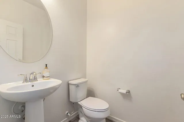 $2,200 | 3227 West Carter Road, Phoenix, AZ 85041