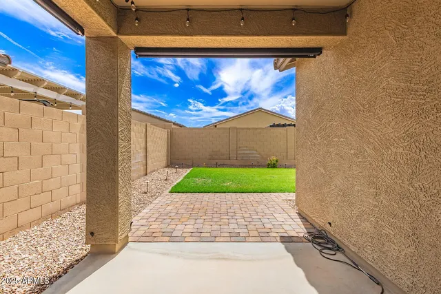 $2,200 | 3227 West Carter Road, Phoenix, AZ 85041