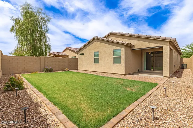 $2,200 | 3227 West Carter Road, Phoenix, AZ 85041