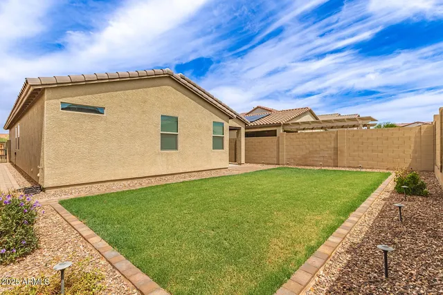 $2,200 | 3227 West Carter Road, Phoenix, AZ 85041