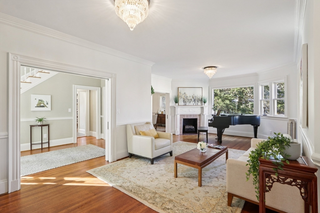 35 Frances Street Melrose, MA 02176 - Photo 4 of 42