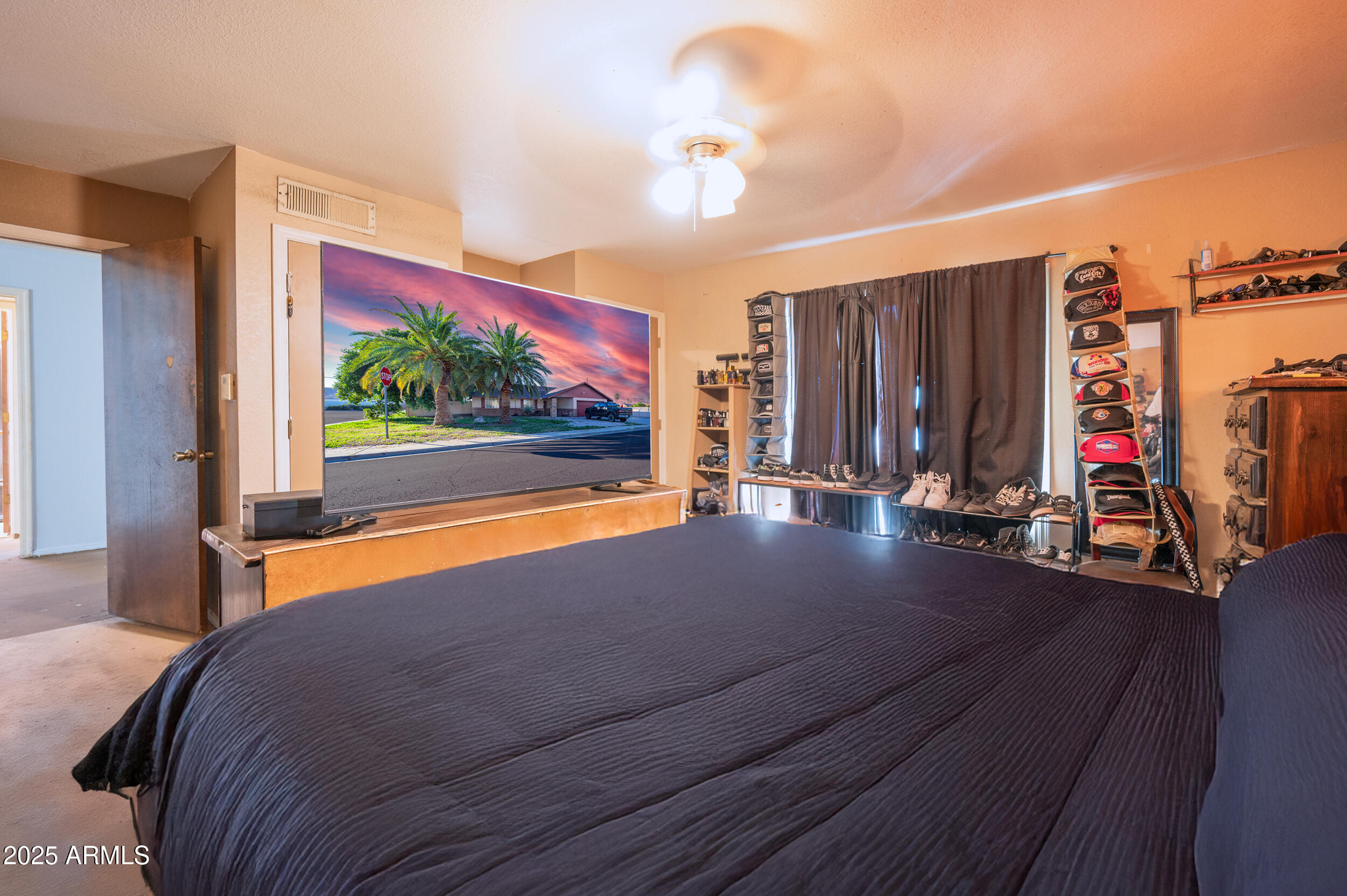 662 South Seton Mesa, AZ 85206 - Photo 20 of 25 a view of a room with gym equipment and a large window