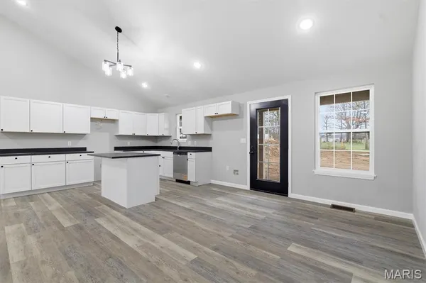 $310,000 | 2602 M- Country Dr Mountain Grove, Mountain Grove, MO 65711