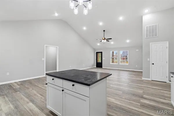 $310,000 | 2602 M- Country Dr Mountain Grove, Mountain Grove, MO 65711
