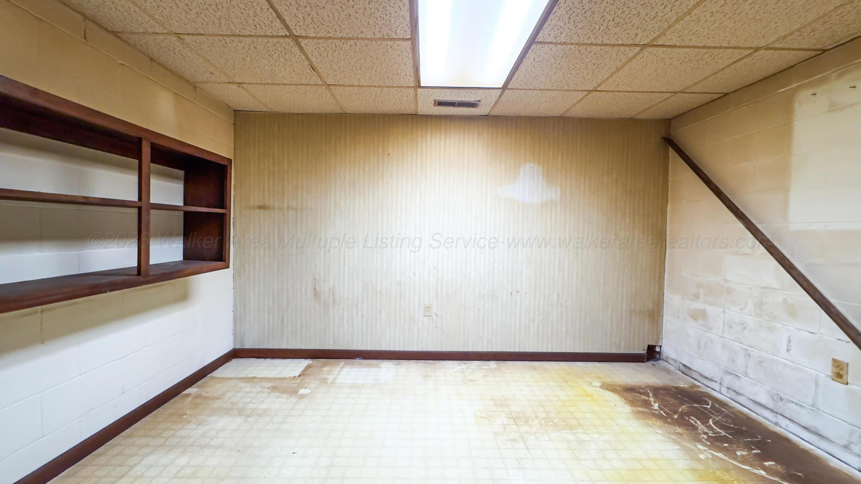 1845 Roberts Road Hamilton, AL 35570 - Photo 36 of 47 Basement