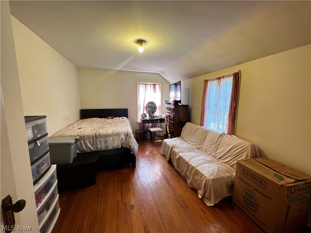 3937 Navahoe Road Cleveland Heights, OH 44121 - Photo 13 of 24 Gallery Image 13