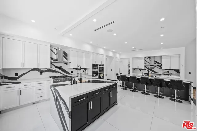 $9,995,000 | 6006 Spring Valley Road, Hidden Hills, CA 91302