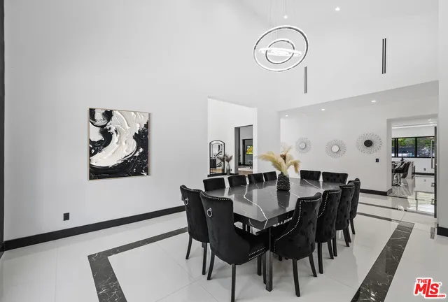 $9,995,000 | 6006 Spring Valley Road, Hidden Hills, CA 91302