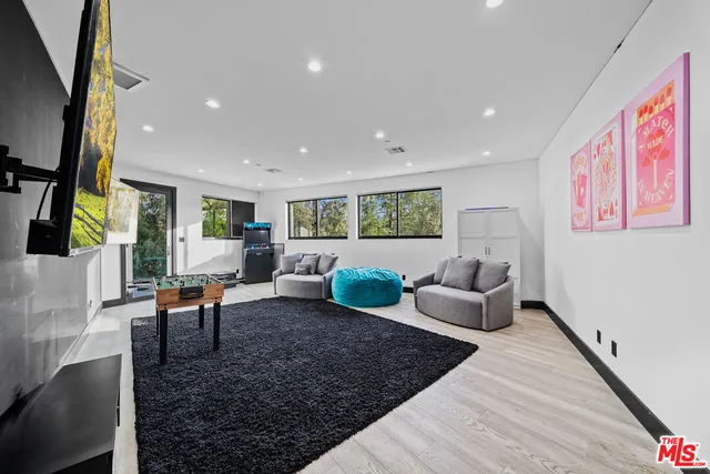 $9,500,000 | 6006 Spring Valley Road, Hidden Hills, CA 91302