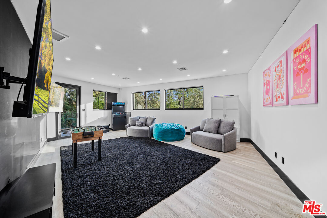 6006 Spring Valley Road Hidden Hills, CA 91302 - Photo 22 of 31