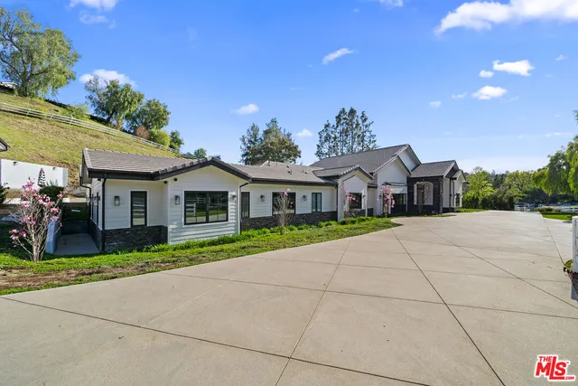 $9,995,000 | 6006 Spring Valley Road, Hidden Hills, CA 91302