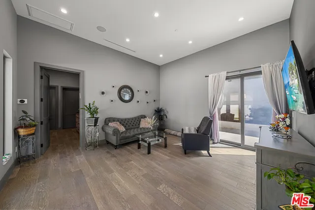 $9,995,000 | 6006 Spring Valley Road, Hidden Hills, CA 91302