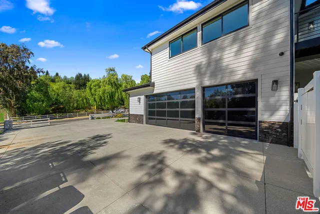 $9,995,000 | 6006 Spring Valley Road, Hidden Hills, CA 91302