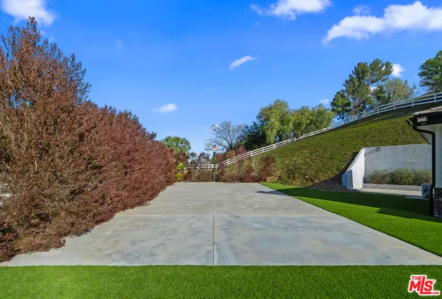 $9,995,000 | 6006 Spring Valley Road, Hidden Hills, CA 91302